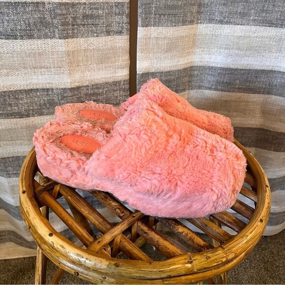 UGG Pink Fuzz‎ Sugar Slipper Clog Size 6 - Picture 2 of 13